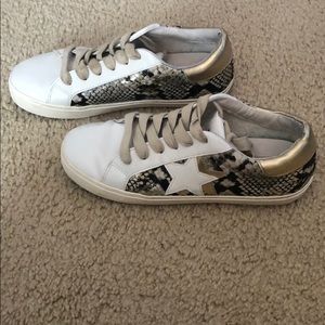 Steve Madden Sienna Star Sneakers